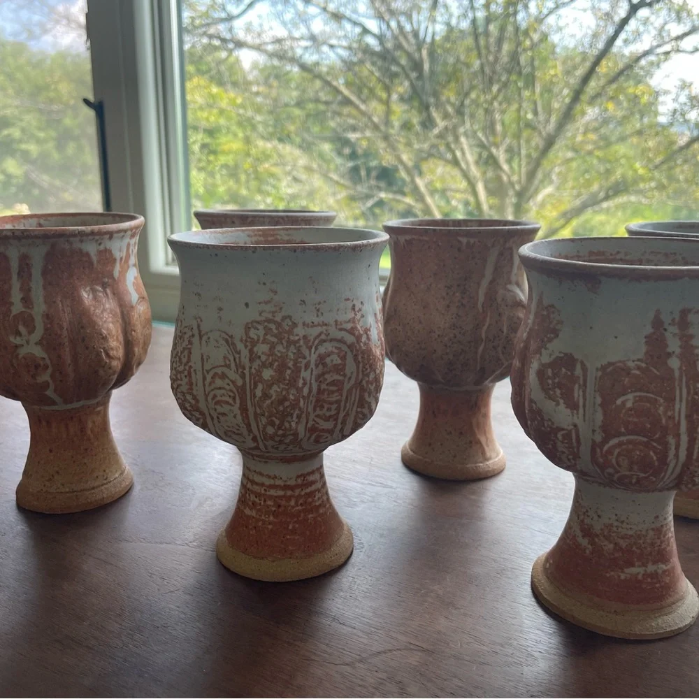 Vintage handmade stoneware pottery rust sand color goblet mugs - Picture 5 of 7
